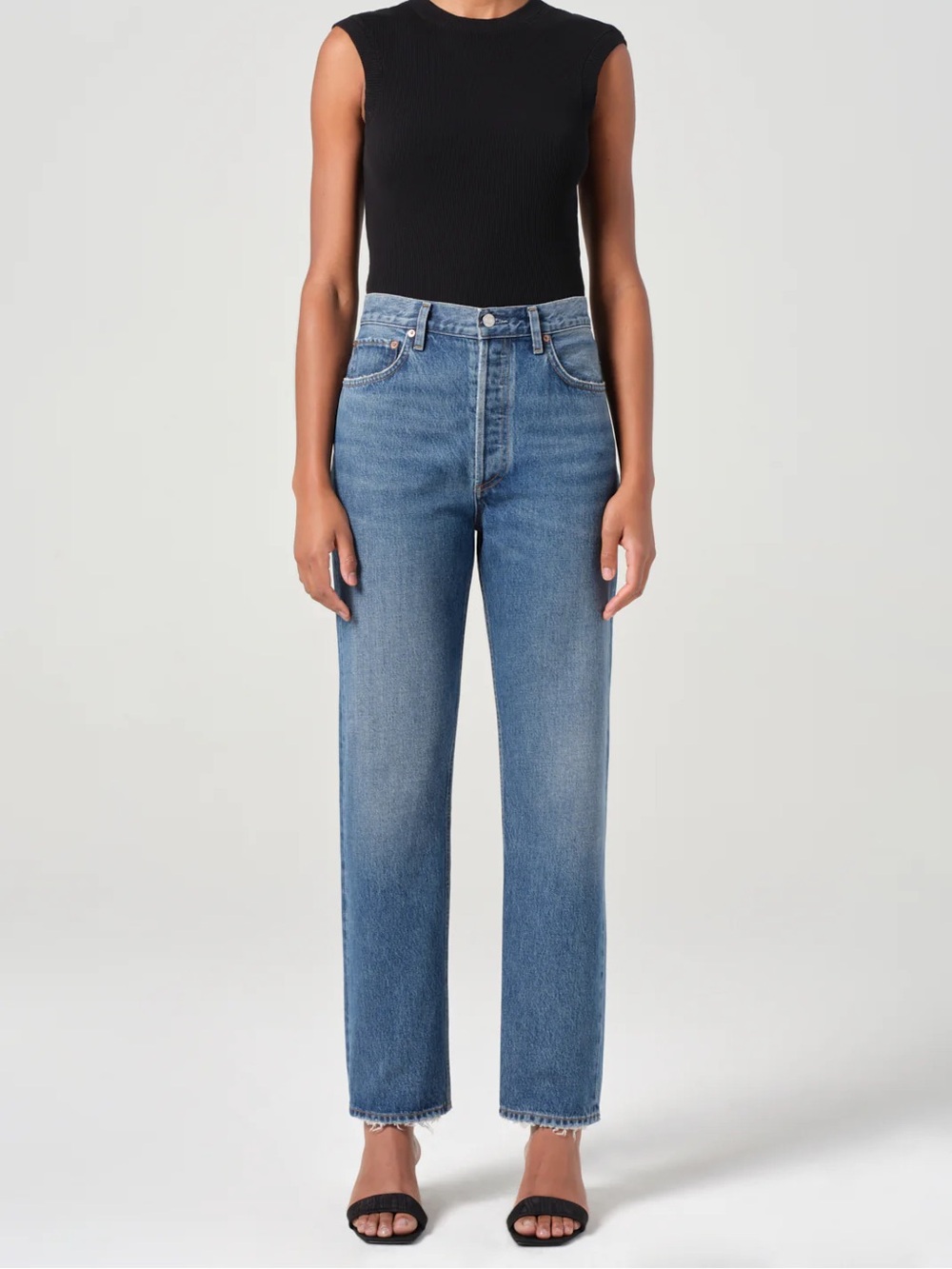 90'S PINCH WAIST HIGH RISE STRAIGHT
IN ESSENCE